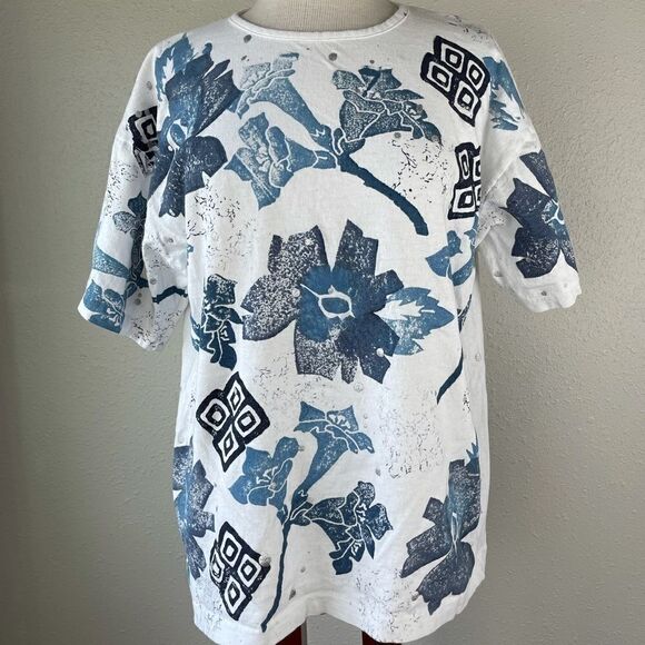 EZL T-Shirt Size S EUC - Picture 1 of 9